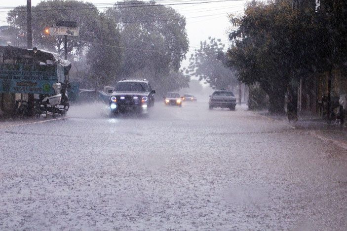 ¡QUE BUEN CHAPARRÓN! Fuertes lluvias se registraron este domingo en Maracaibo