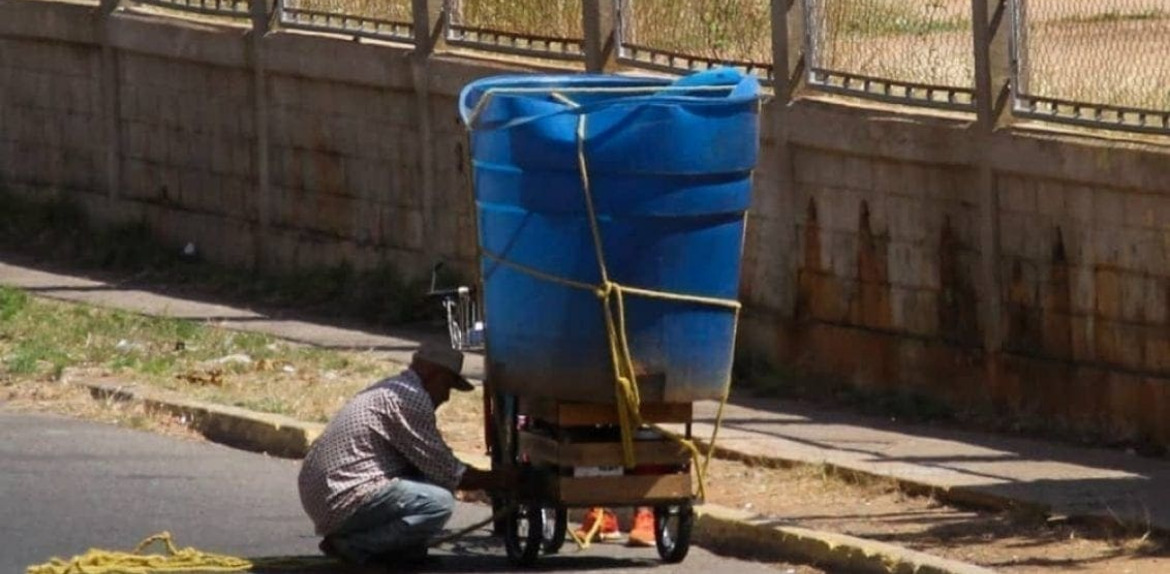 Vecinos de varias parroquias zulianas claman por agua.