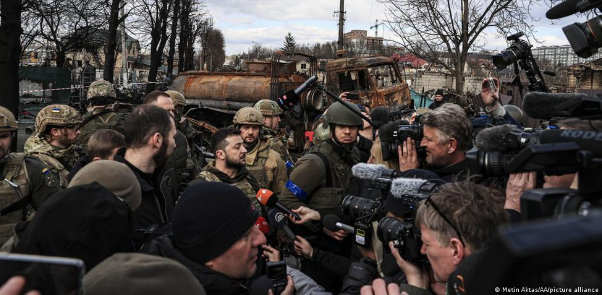 Presidente Ucraniano pidió a los medios, documentar crímenes de guerra cometidos desde Moscú.
