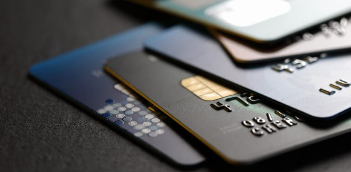 Usuarios desempolvan sus tarjetas de crédito, tras aumentos de límites.