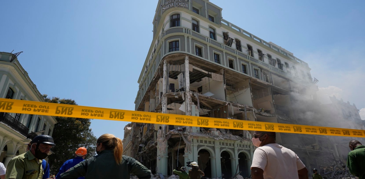 Fuerte explosión en un hotel de La Habana provoca numerosas muertes
