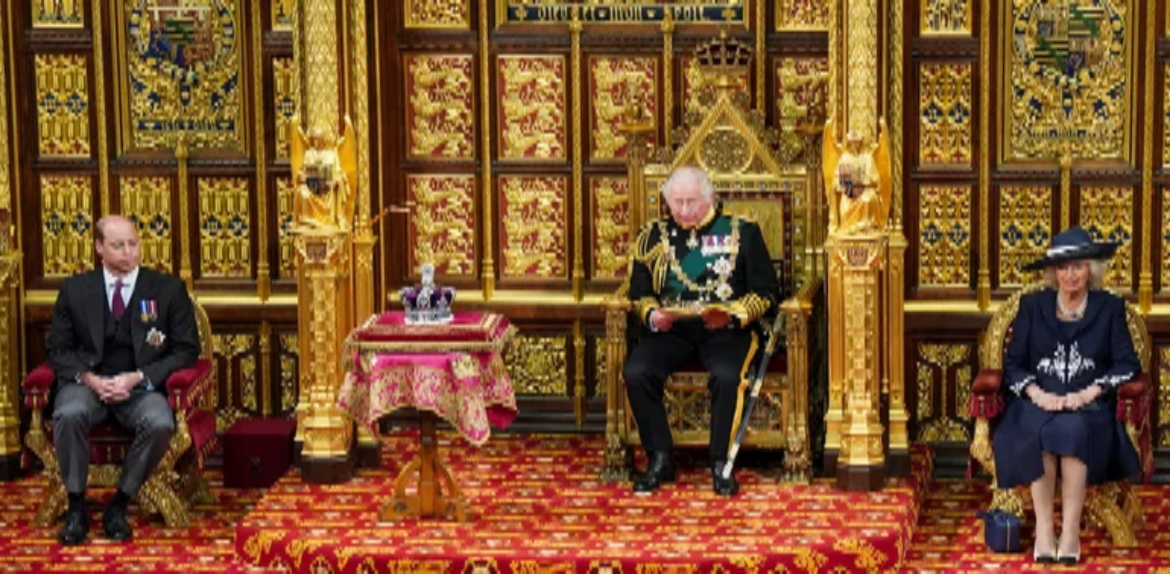 El Príncipe Carlos reemplazó por primera vez a Isabel II en el emblemático discurso en el Parlamento