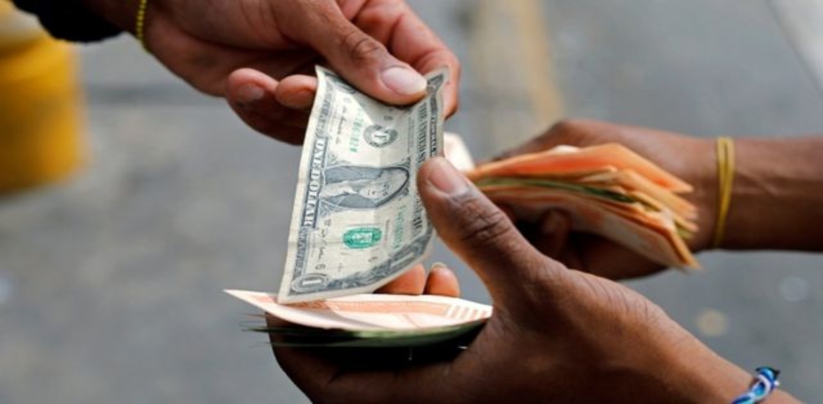 El dólar paralelo se mantiene este lunes en 5,36 bolivares