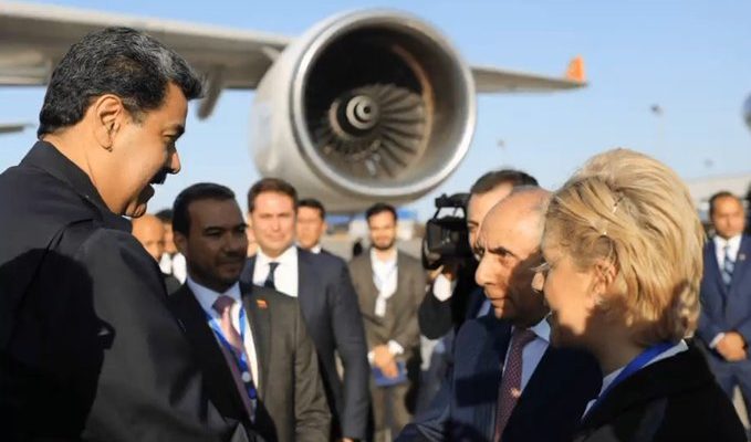 Maduro llega a Azerbaiyán en gira por países exportadores de hidrocarburos