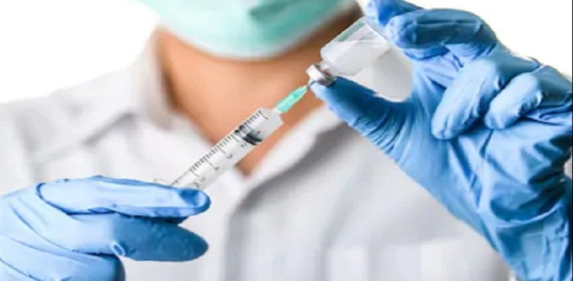 The Lancet publicó un estudio que define qué protege más: la vacuna o haber tenido COVID