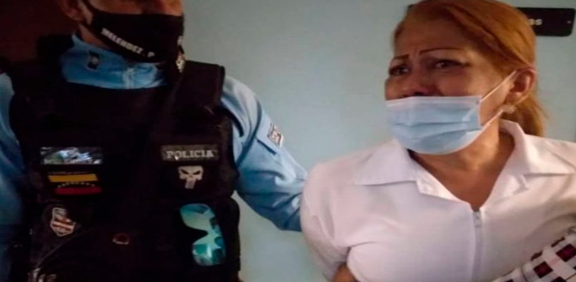 Tres funcionarios de Polilara detenidos por esposar a enfermera