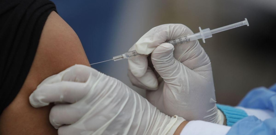 SVInfectología recomienda colocarse la cuarta dosis de vacuna contra la Covid-19