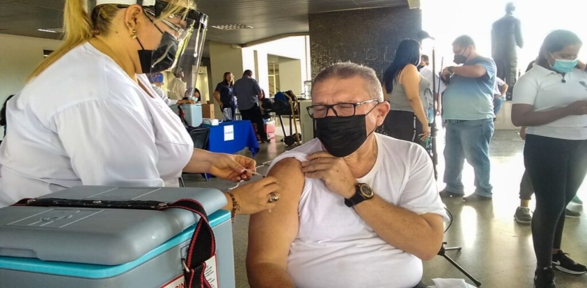 Gobernación del Zulia realizó jornada de atención médica en el rectorado de LUZ
