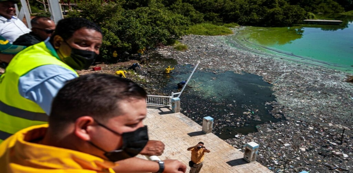 Más de 1,7 TON de desechos plásticos retiradas de las riberas del Lago por la Alcaldía de Maracaibo este fin de semana