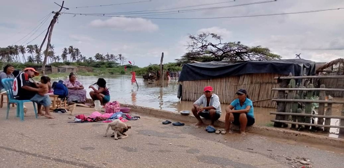 Gobernación del Zulia atiende poblaciones afectadas por inundaciones en La Guajira