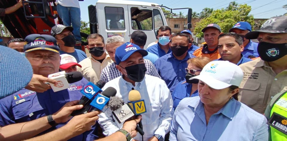 Rosales dirige plan de contingencia por emergencia en La Cañada de Urdaneta