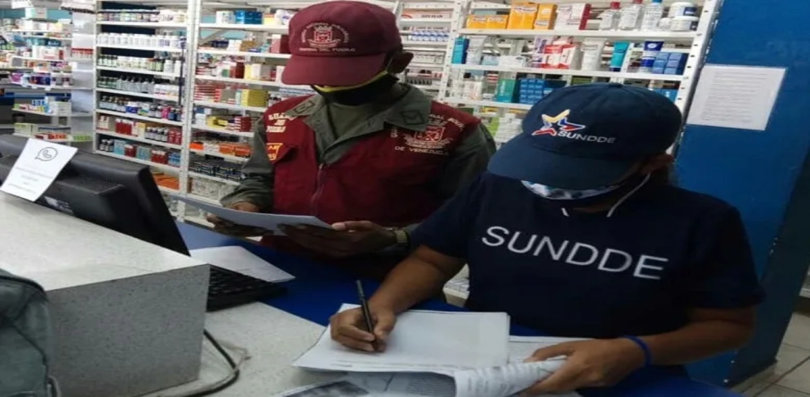 Funcionarios del Sundde cierran comercios en Catia por cobrar el dólar a 8 bolívares