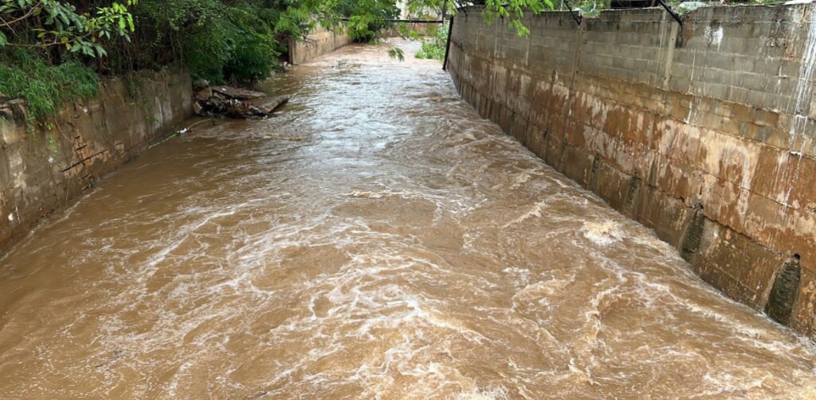 Cañadas de Maracaibo fluyen con normalidad luego de fuertes precipitaciones