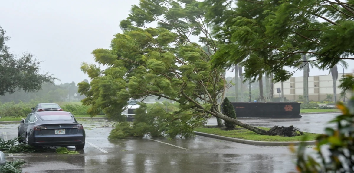 El huracán Ian tocó tierra en Florida con brutales vientos y lluvias