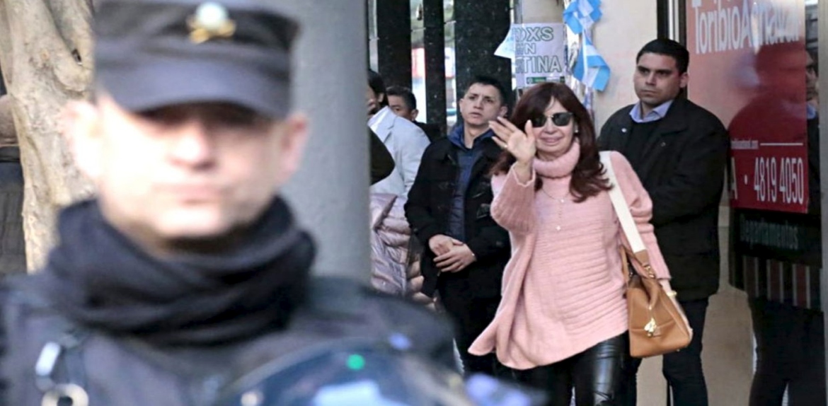 Cristina Fernández declara que no se dio cuenta de que era apuntada con un arma de fuego