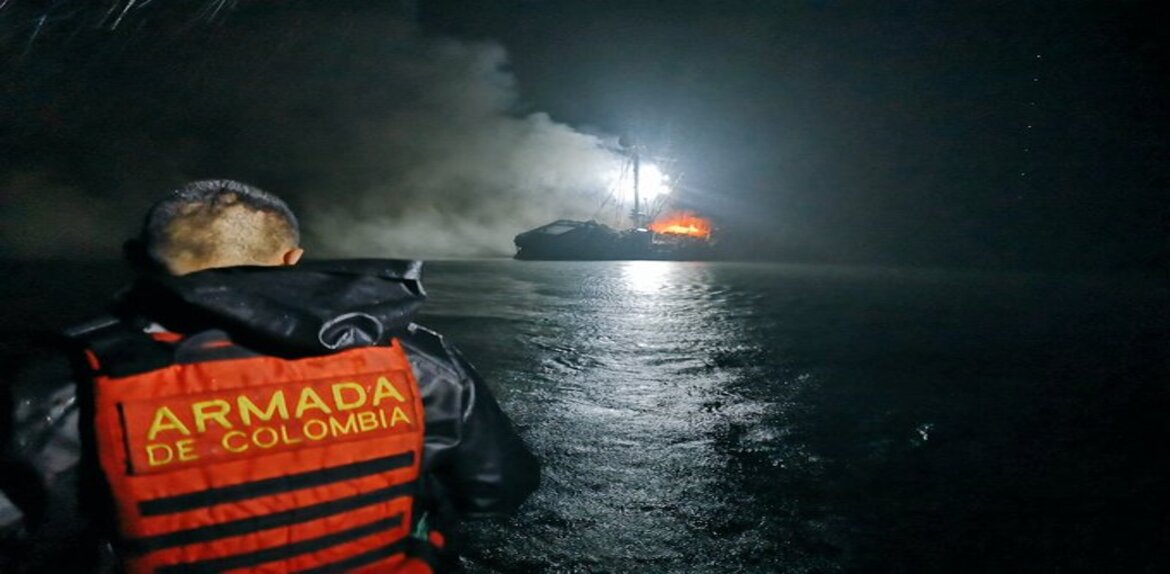 29 tripulantes de un buque pesquero ílegal, fueron rescatados por la armada colombiana