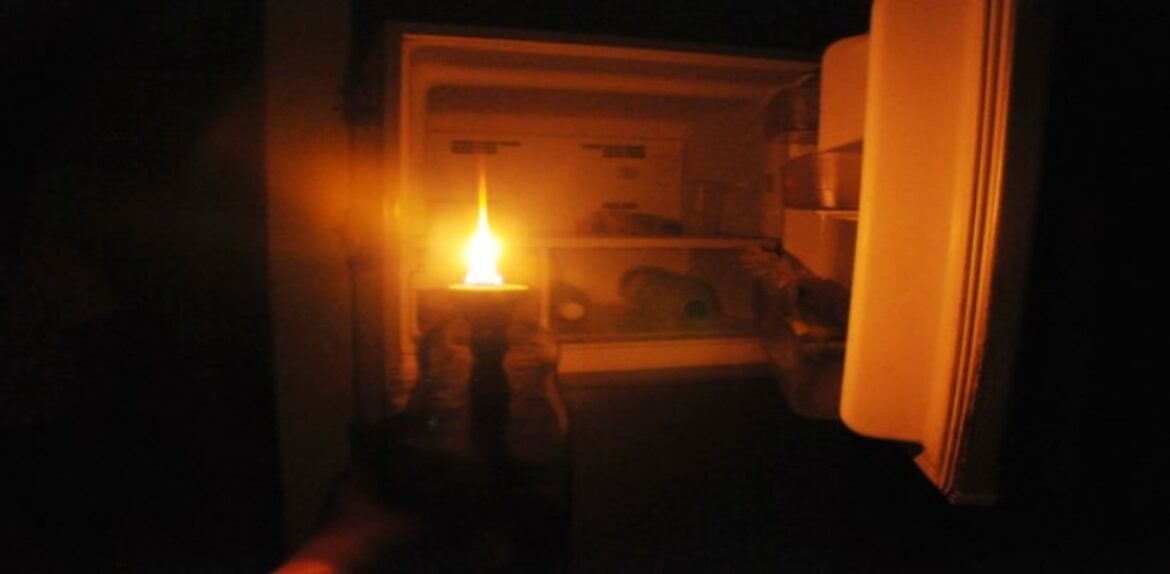 Más de 8 horas sin energía eléctrica en varios sectores del Zulia.