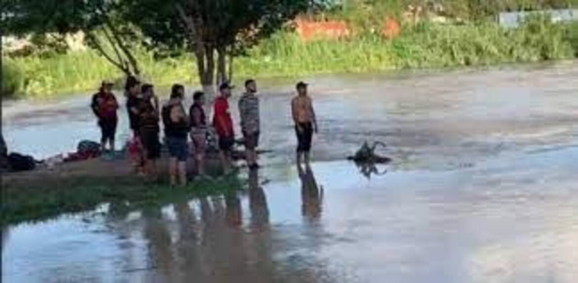Venezolanos quedaron atrapados en un islote del Rio Bravo