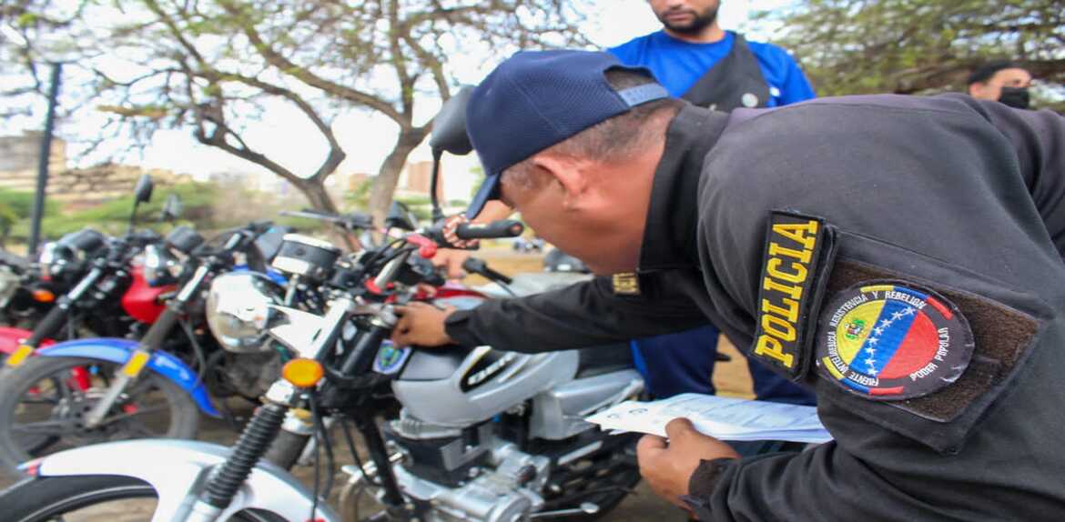 Jornada Gratuita para Identificacion de motorizados en Polimaracaibo de la Circunvalacion 1