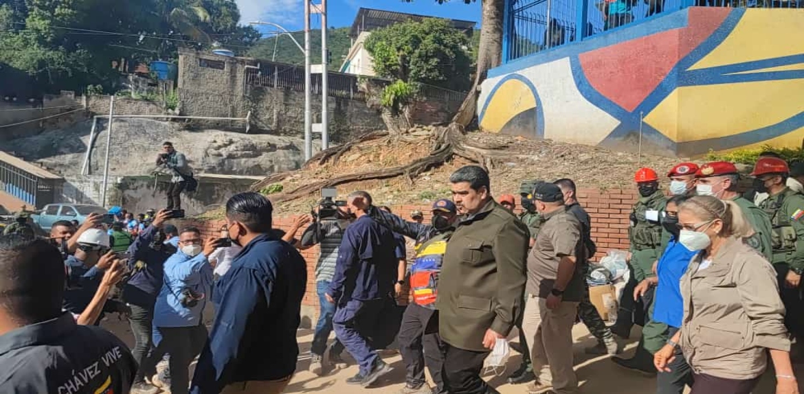 Presidente Maduro inspecciona zonas devastadas en Las Tejerías