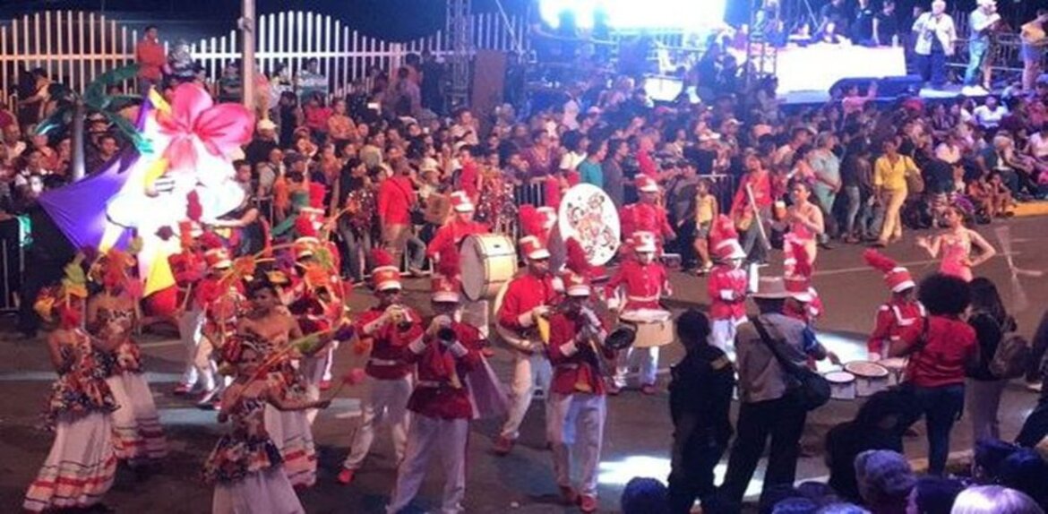 Suspendido desfile de Feria en Maracaibo por lluvias