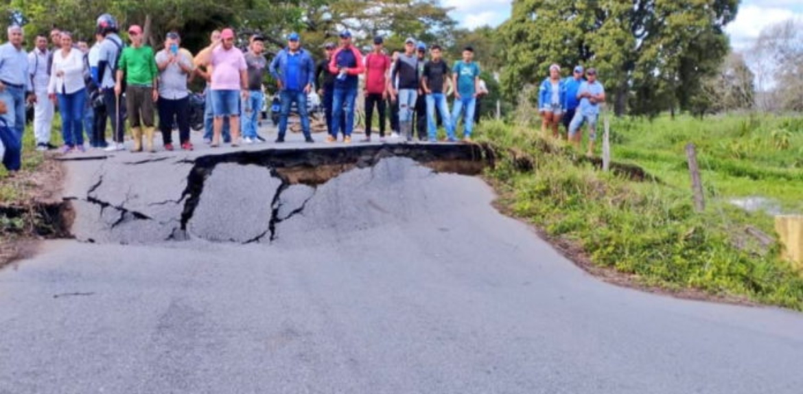 Incomunicados por colapso vial municipios Colón y Catatumbo