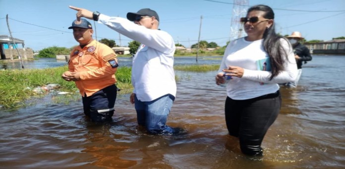 Atienden afectados por lluvias en Guajira y en Perijá