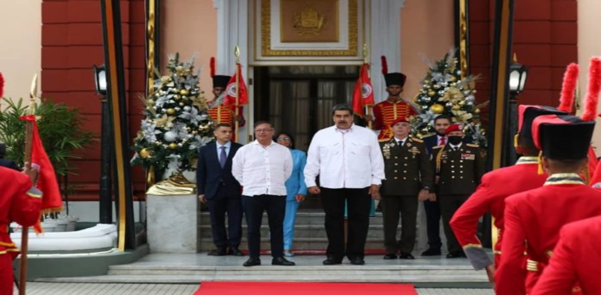 Presidente Gustavo Petro es recibido por el presidente Nicolás Maduro