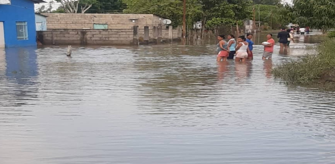 Crecida del Rio Limón deja a 5000 familias afectadas