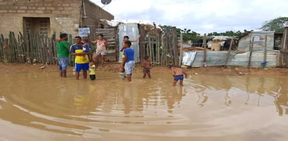 Habilitan tres refugios en la Guajira para atender a 9.600 familias afectadas por lluvias