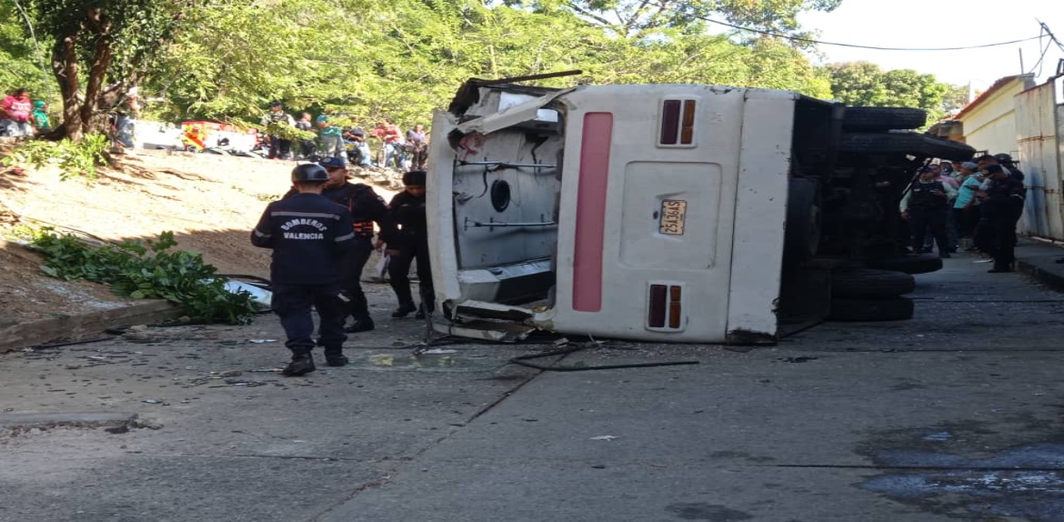 Valencia: al menos cinco fallecidos y más de 30 heridos tras vuelco de transporte público