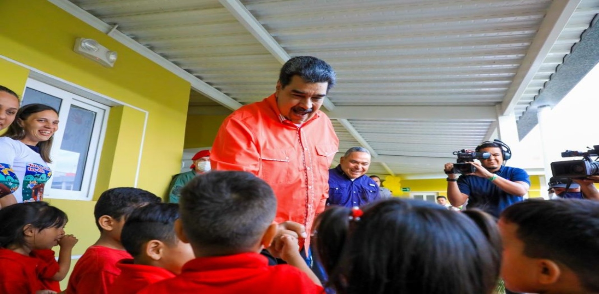 Maduro manifiesta buenos deseos al pueblo venezolano en Navidad