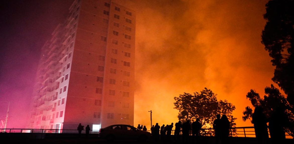 Dos fallecidos y 400 viviendas afectadas en Chile por un incendio en Viña del Mar
