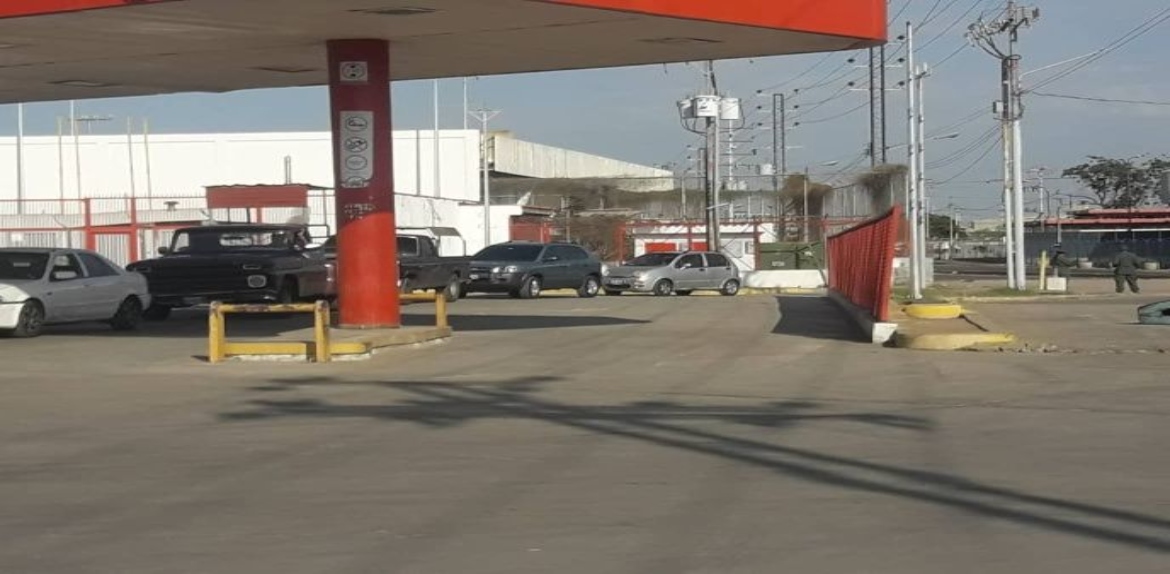 Las colas para echar gasolina en Maracaibo desaparecieron y vuelve la normalidad