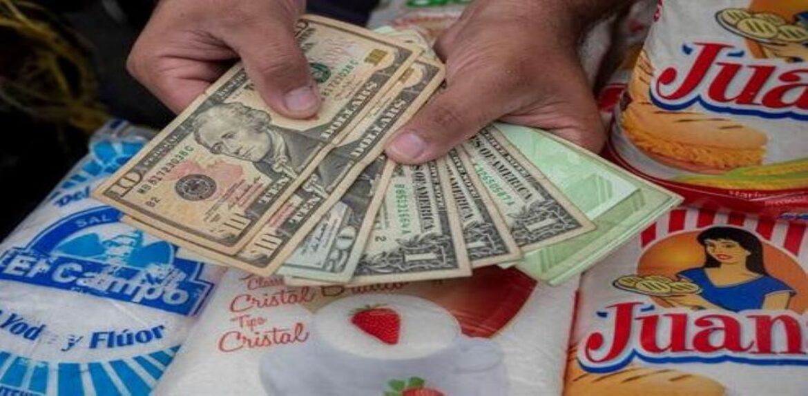 Dólar oficial sigue en ascenso y el poder adquisitivo venezolano en picada
