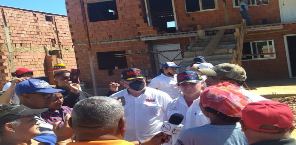 Ministro de Hábitat inspeccionó viviendas de autoconstrucción en Zulia