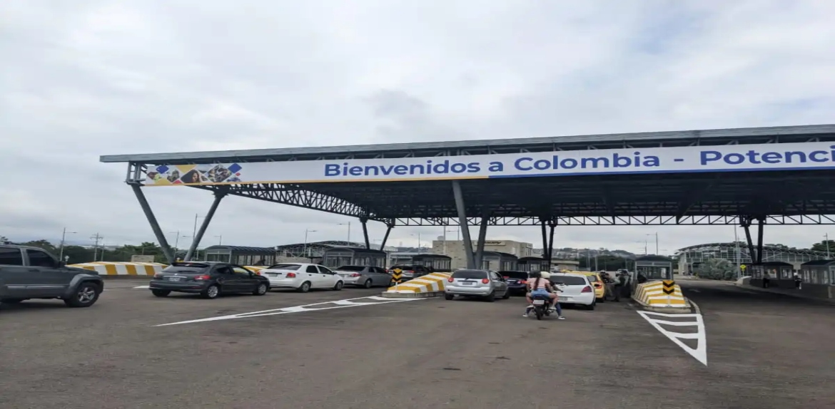 Colombia advierte que solo permitirá ingreso desde Venezuela de unidades de transporte público con menos de 20 años de servicio