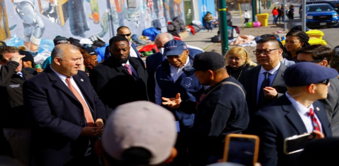 Alcalde de Nueva York dice que no hay espacio para recibir más migrantes