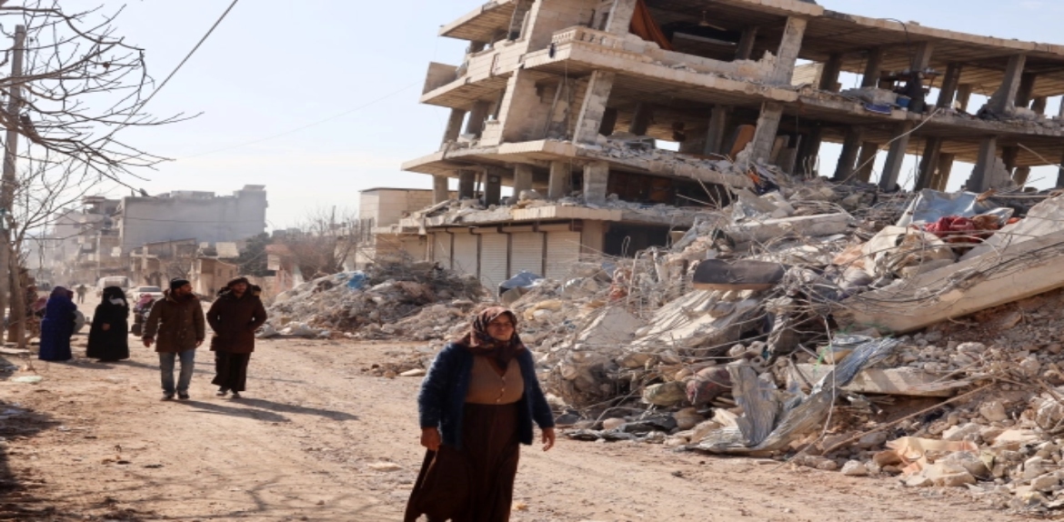 Lentamente llega ayuda a Turquía y Siria tras terremoto que deja más de 24 mil muertos