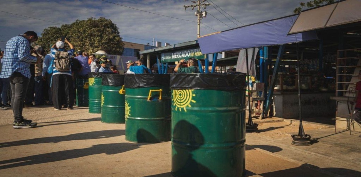 Casi dos toneladas de desechos se recogen en los nuevos contenedores de los mercados municipales