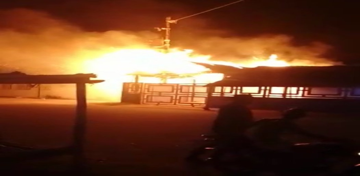 Controlado incendio en sede Mercal Sinamaica en Zulia