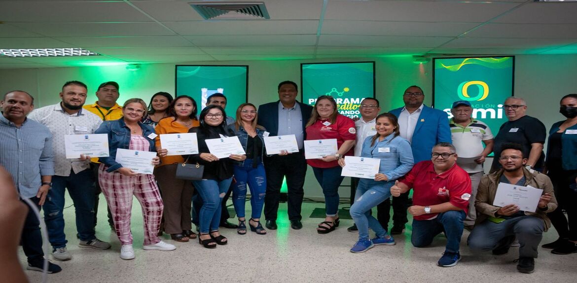 Alcaldía de Maracaibo entrega 12 microcréditos a emprendedores