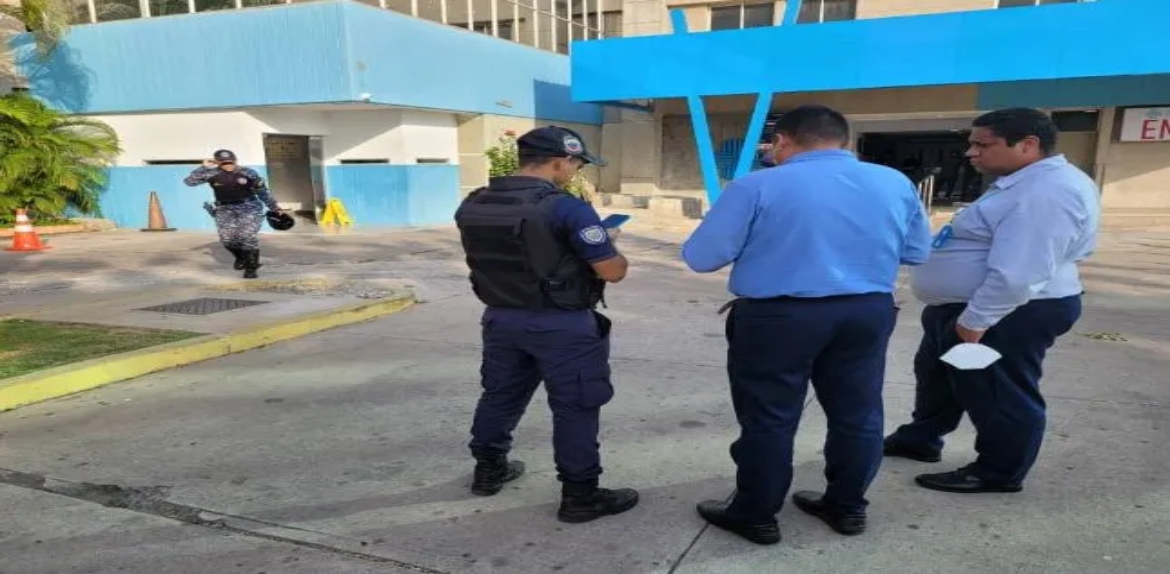 Lanzan nueva granada frente a la Emergencia de la Clínica Paraíso de Maracaibo
