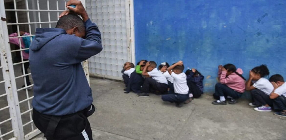 Escuelas contra balas: simulacros antitiroteos en zonas pobres de Venezuela
