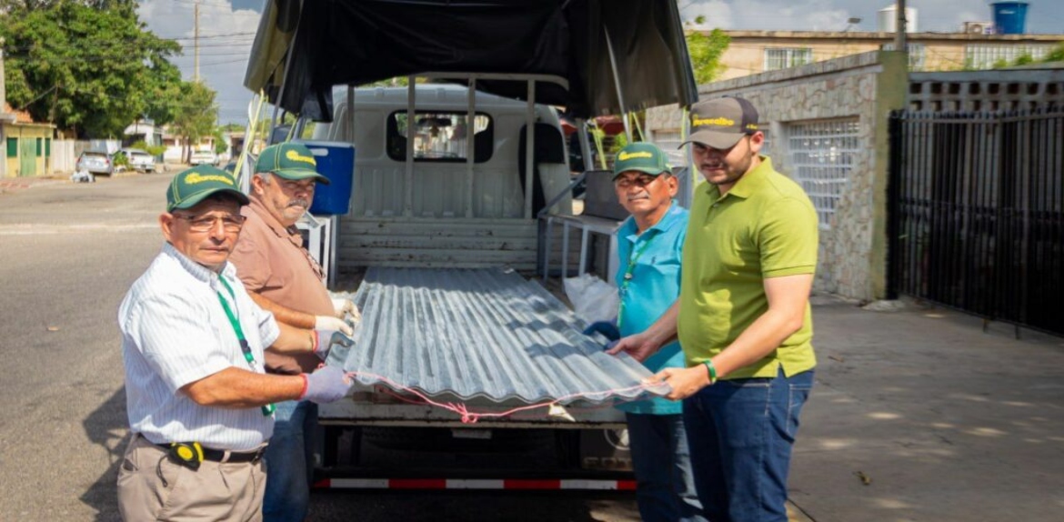 Alcaldía de Maracaibo retoma programa Resuelve tu Techo con la entrega de láminas de zinc en dos parroquias