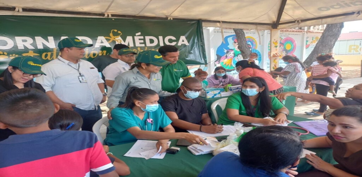 Alcaldía de Maracaibo atiende más de 500 personas y mascotas en Jornada Médica y de Atención Veterinaria en Plaza para Todos