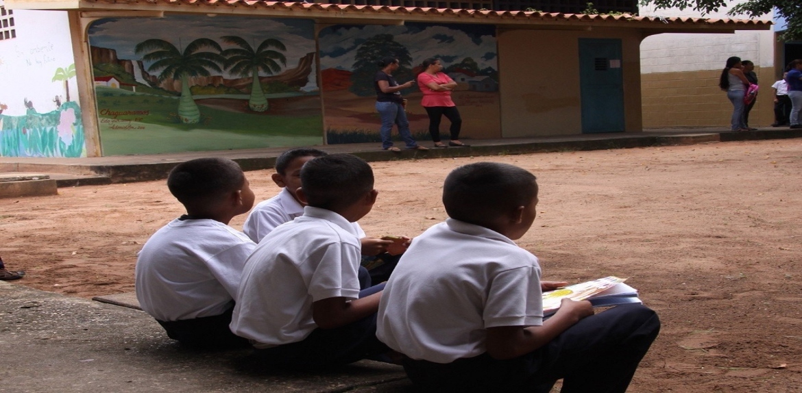 El 93,7% de las escuelas públicas en Venezuela tienen alumnos repitientes
