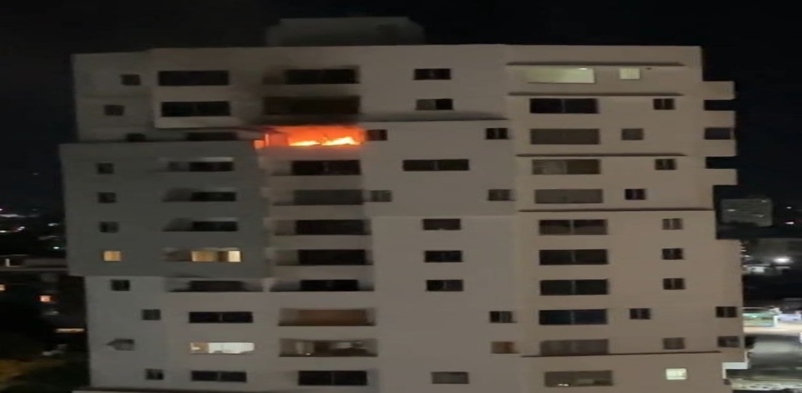 Un apartamento se incendió por un cortocircuito en la avenida 8 Santa Rita