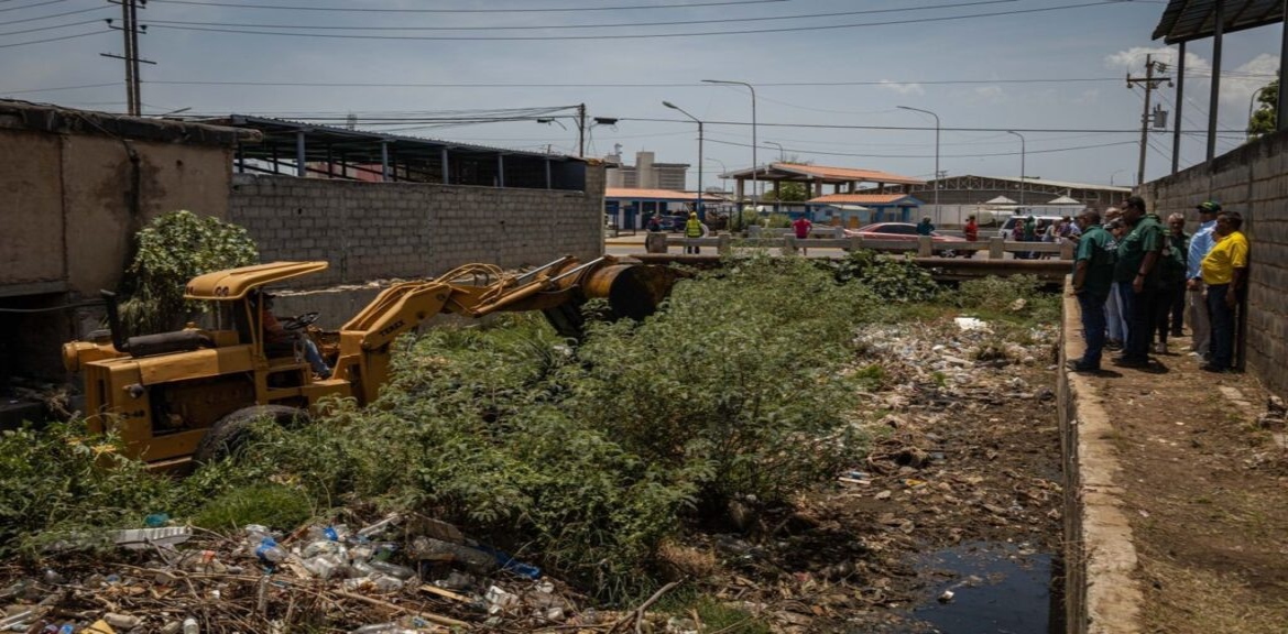 Alcaldía de Maracaibo activa Plan de Limpieza de Cañadas 2023