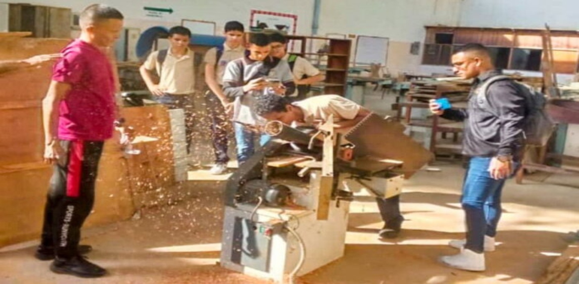 Bricomiles inician recuperación de una Escuela Técnica en Cabimas